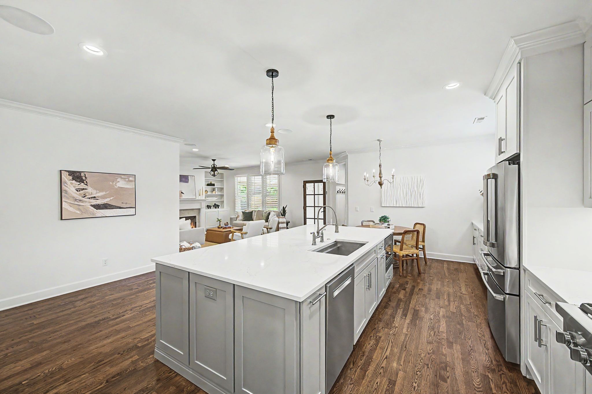 121 Gladstone Ln