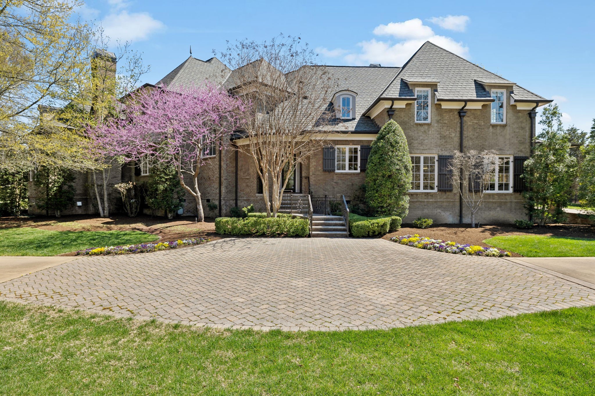 2323 Woodmont Blvd