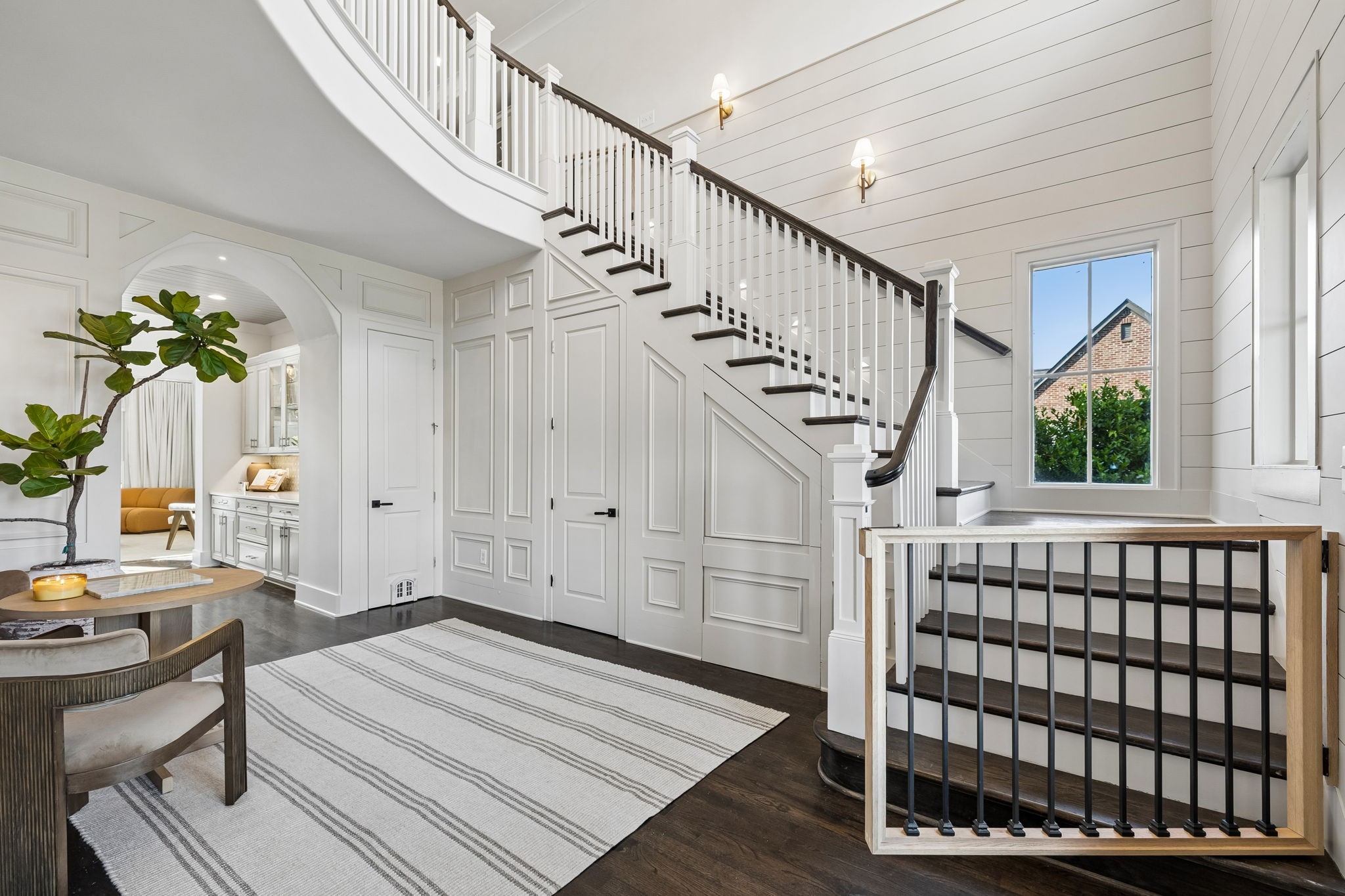 1823 Burland Crescent