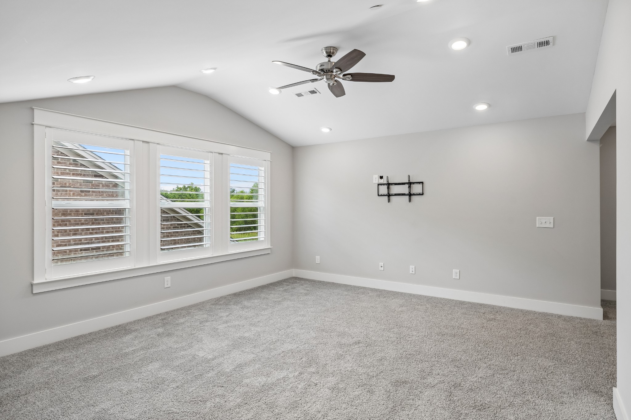 3231 Bradfield Dr
