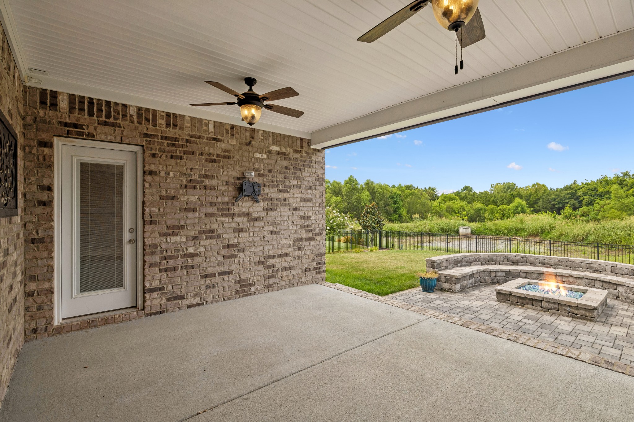 3231 Bradfield Dr
