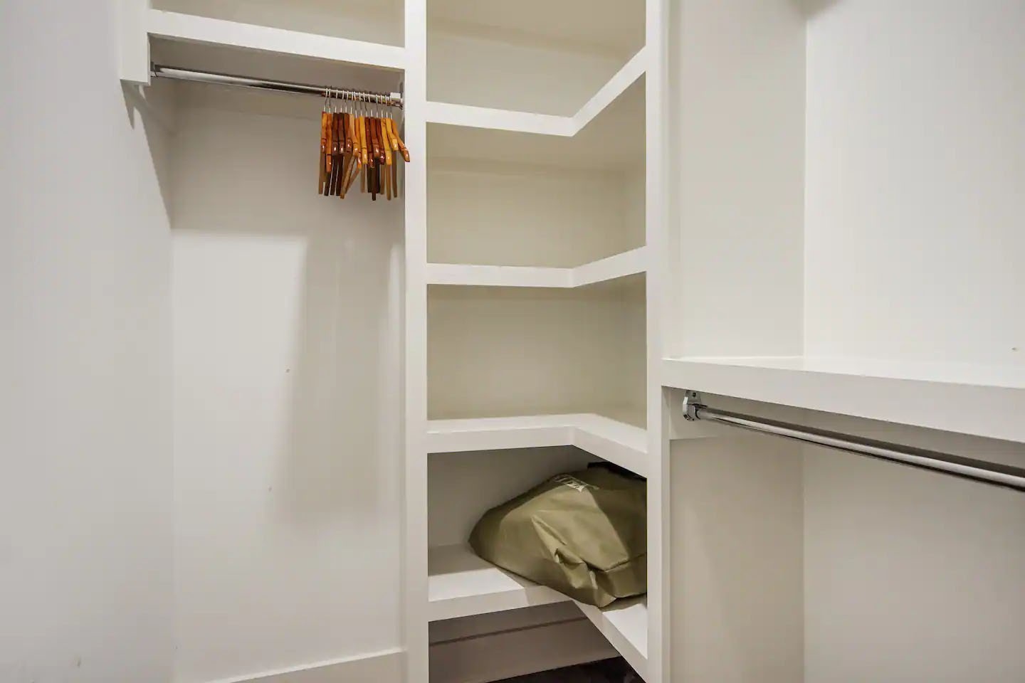 2410 Meharry Blvd Unit: 9