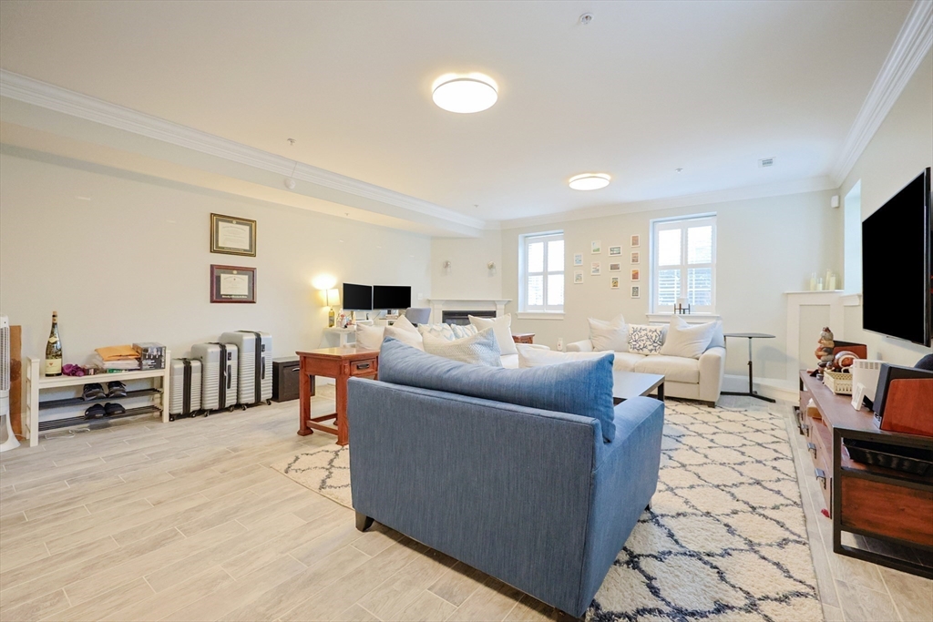 96 Dix St # 2