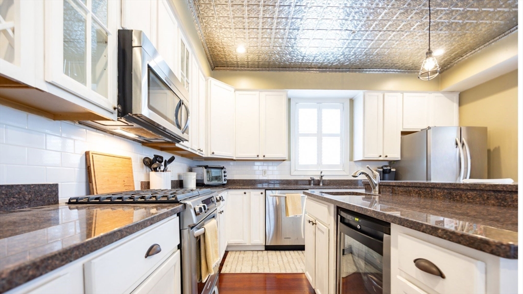 96 Dix St # 2