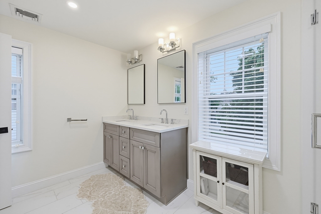1343 Quincy Shore Dr