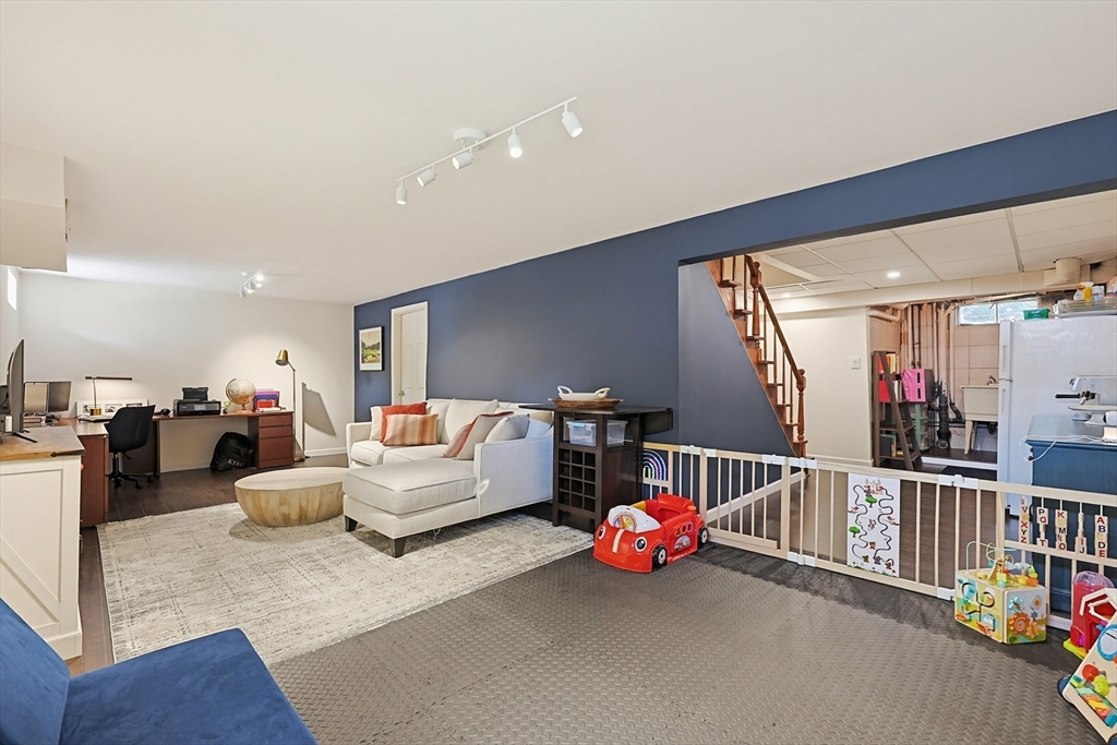 45 Perry St