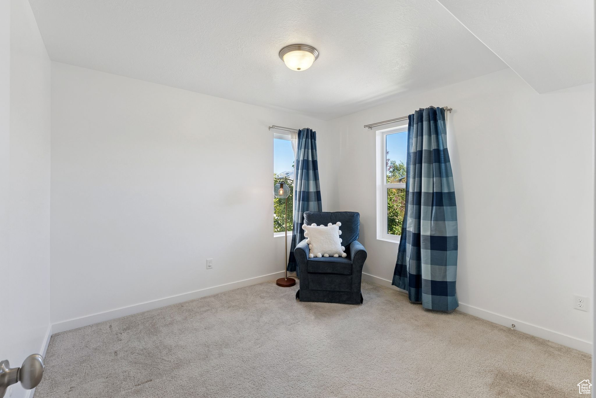5338 W SILVER CLOVER LN