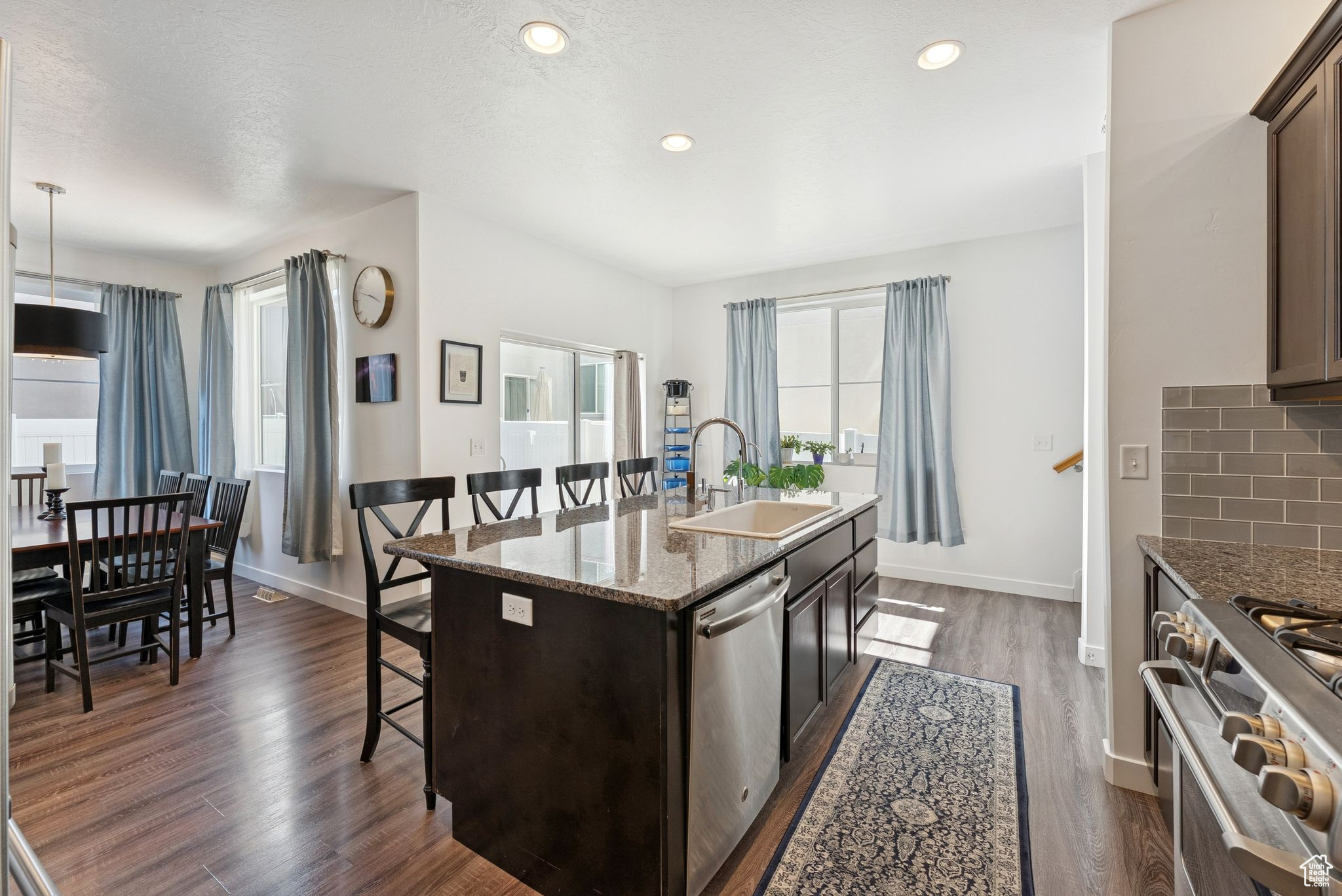 5338 W SILVER CLOVER LN