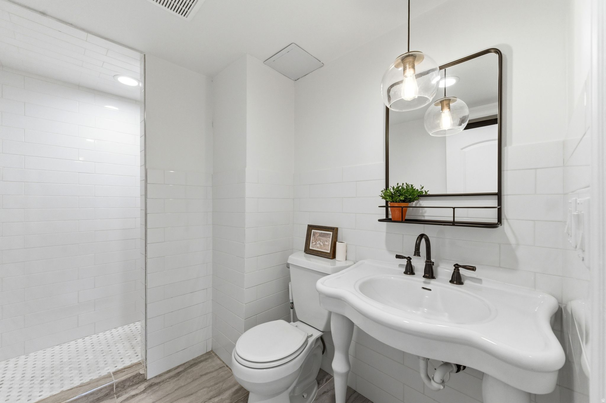 880 STRINGTOWN RD
