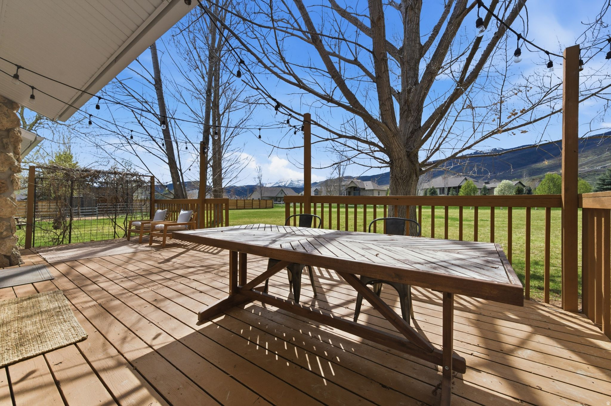 880 STRINGTOWN RD