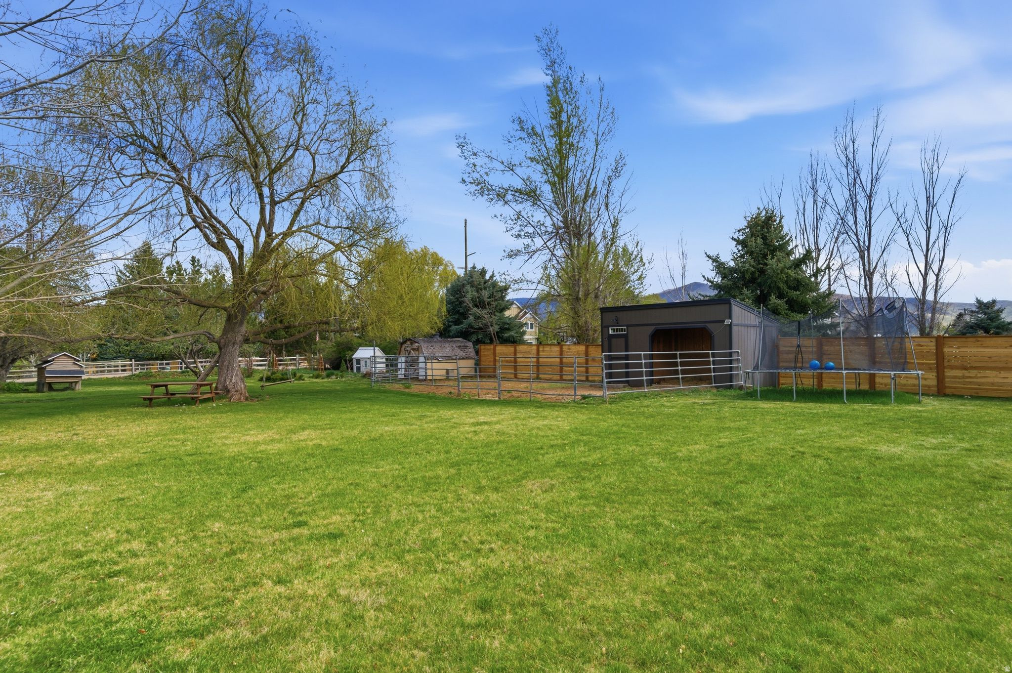 880 STRINGTOWN RD