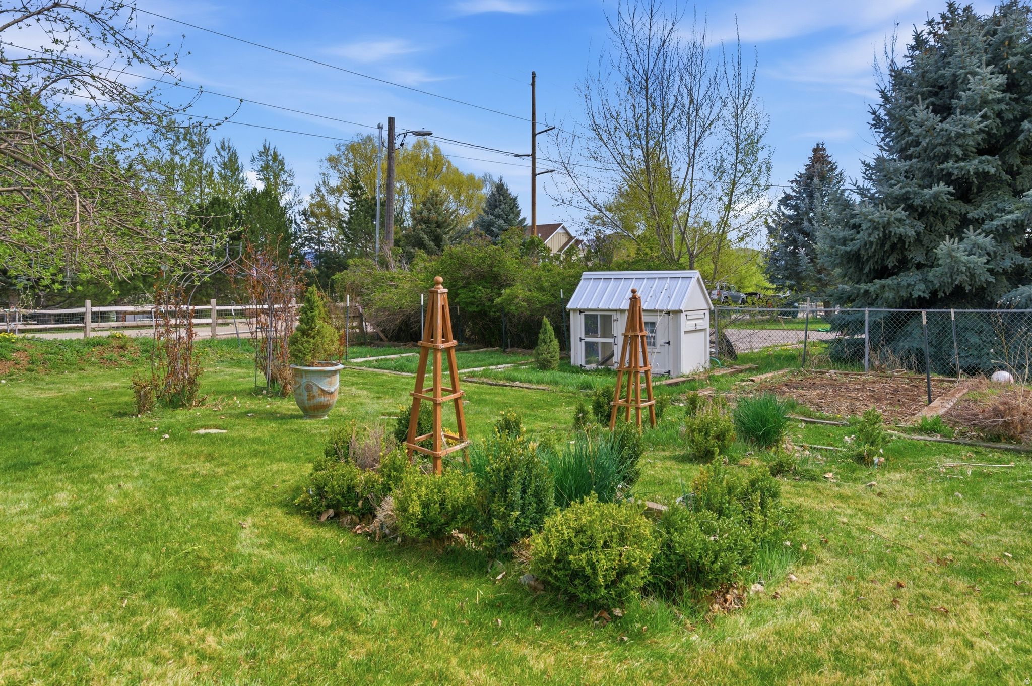 880 STRINGTOWN RD