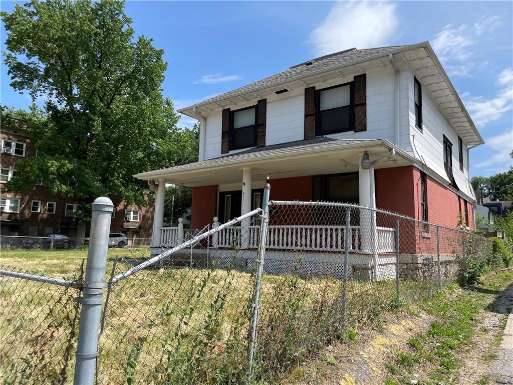 817 E Linwood Boulevard