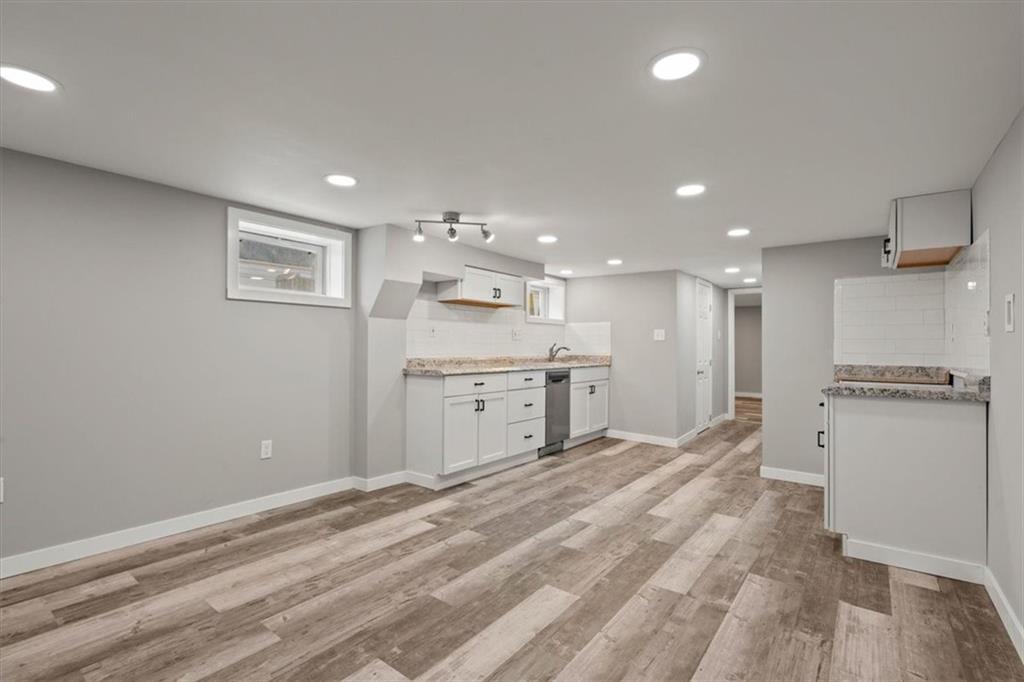 419 N MAIN Street