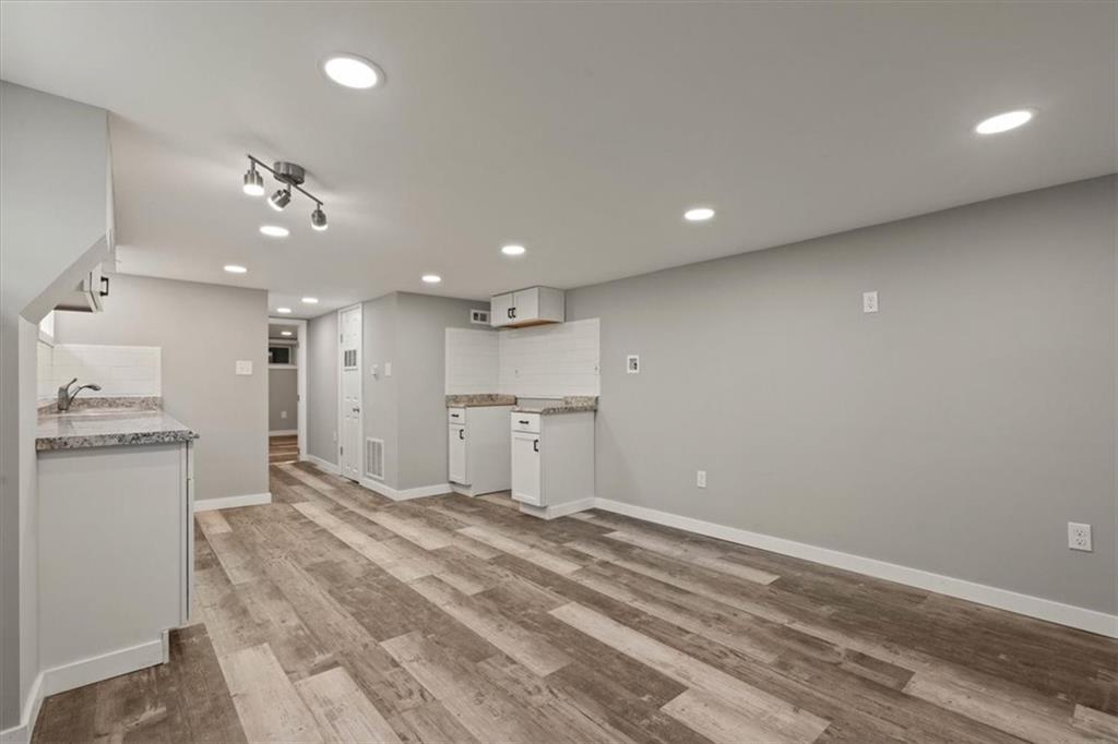 419 N MAIN Street