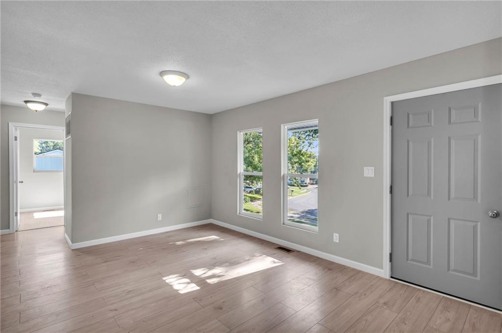 506 N 83rd Place