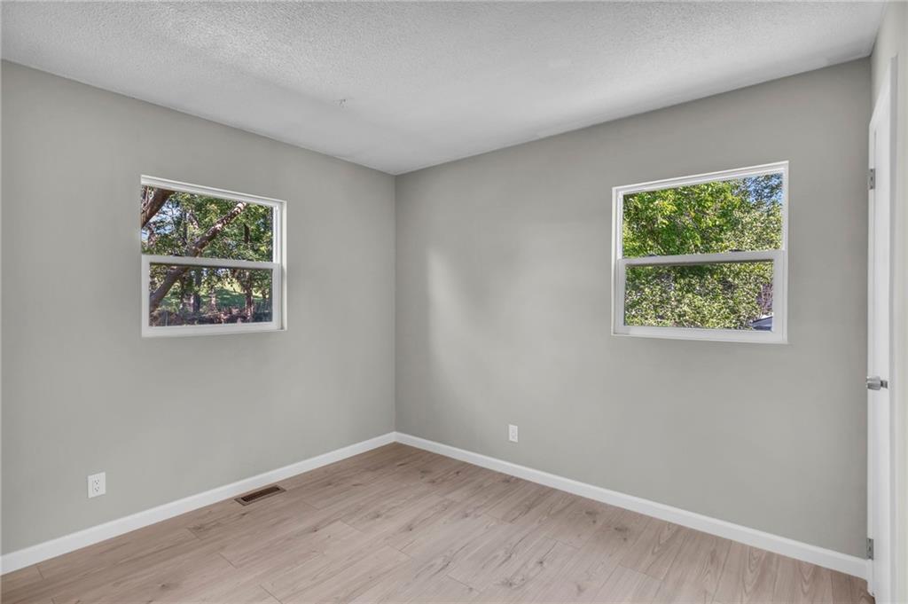 506 N 83rd Place