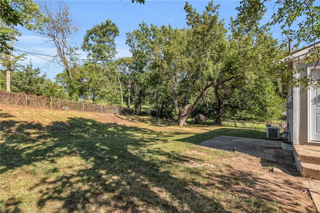 506 N 83rd Place