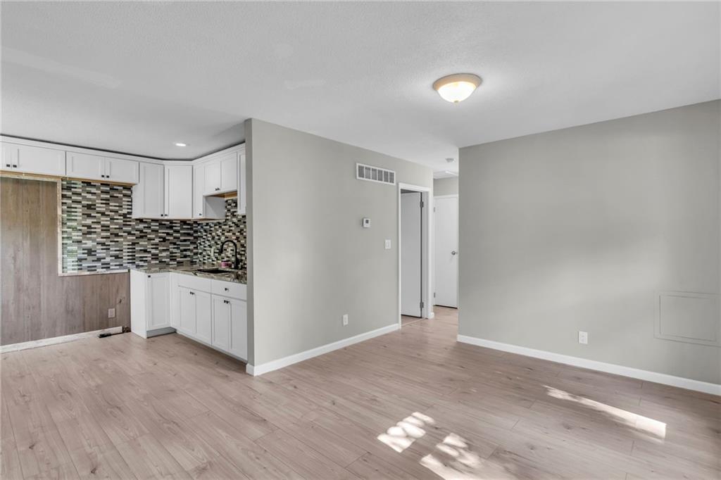 506 N 83rd Place