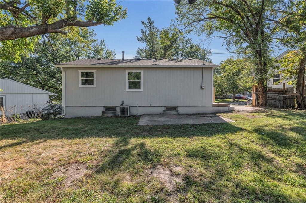 506 N 83rd Place