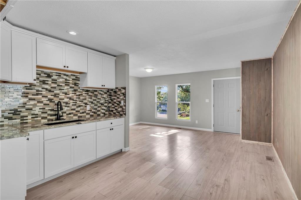 506 N 83rd Place