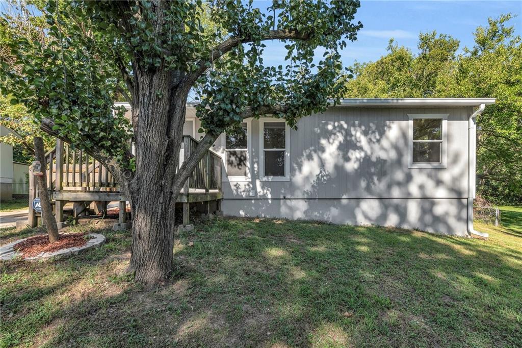 506 N 83rd Place