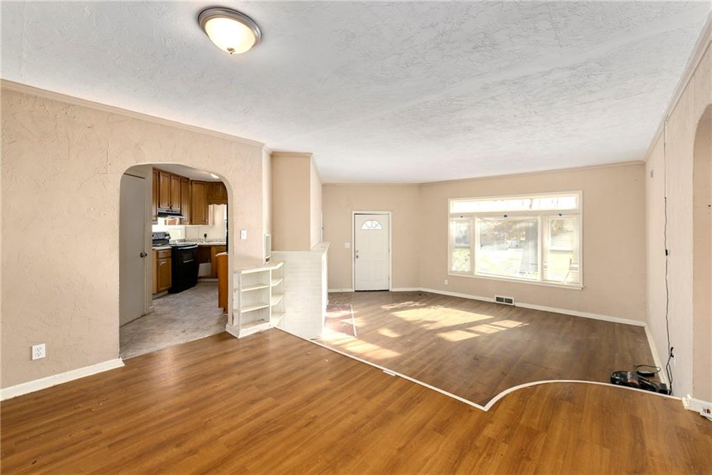 2204 E 74th Street