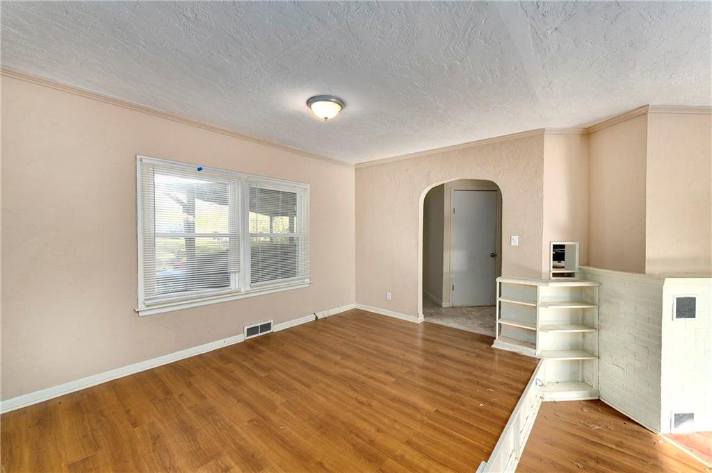 2204 E 74th Street