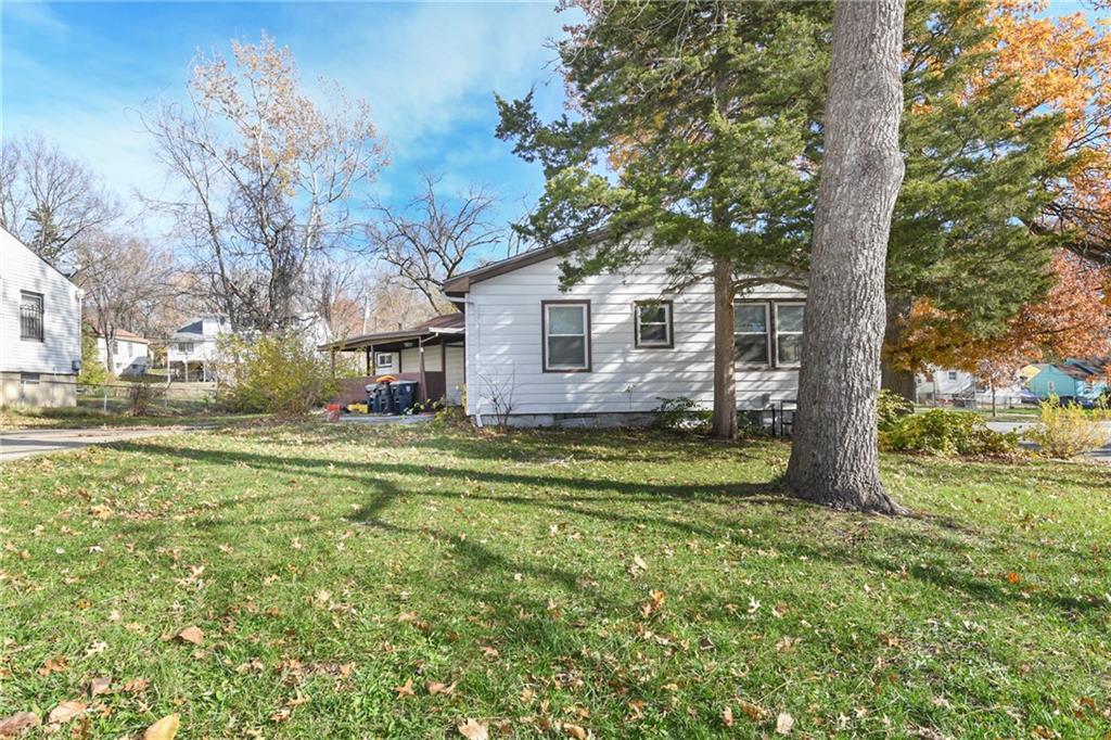 2204 E 74th Street