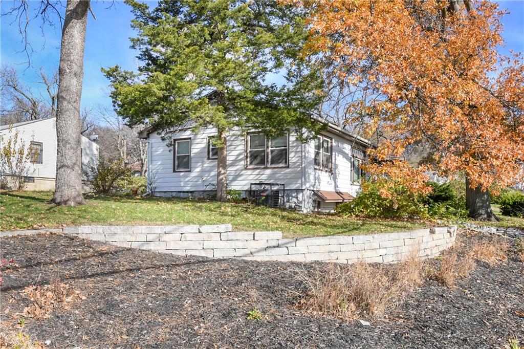 2204 E 74th Street