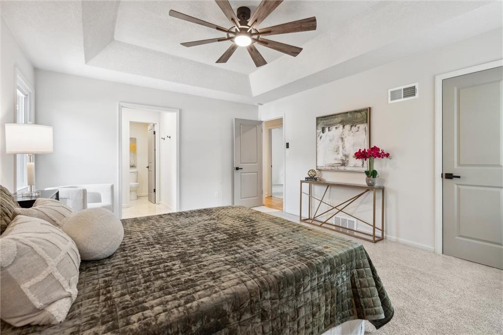 16 W Bridlespur Terrace