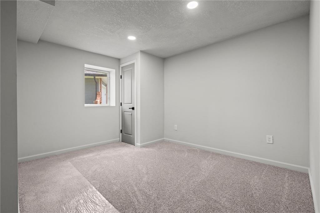 16 W Bridlespur Terrace