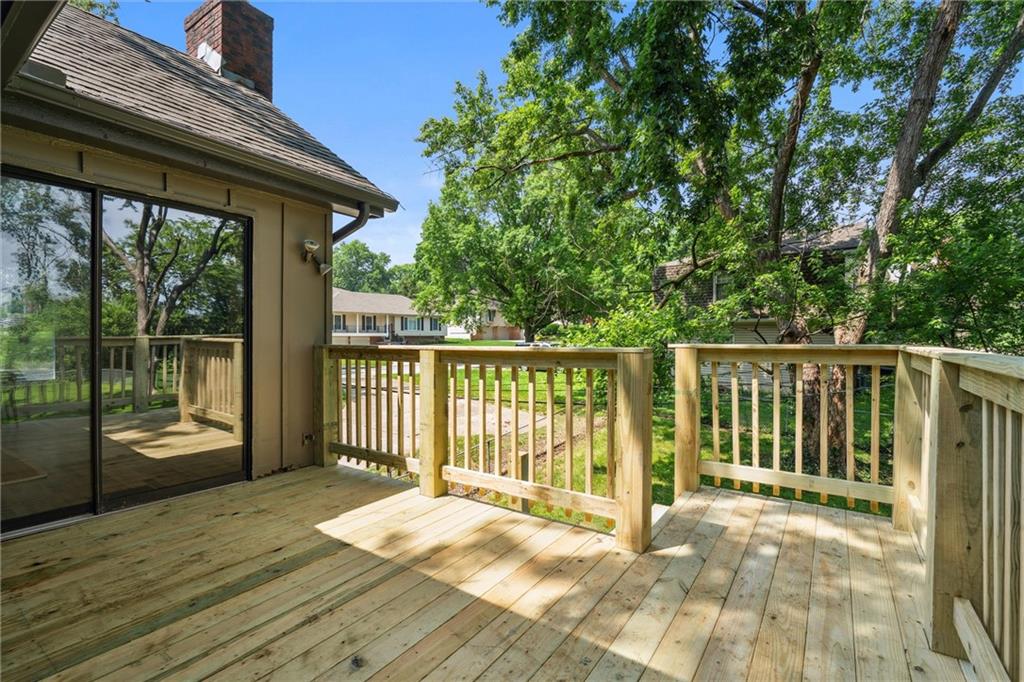16 W Bridlespur Terrace