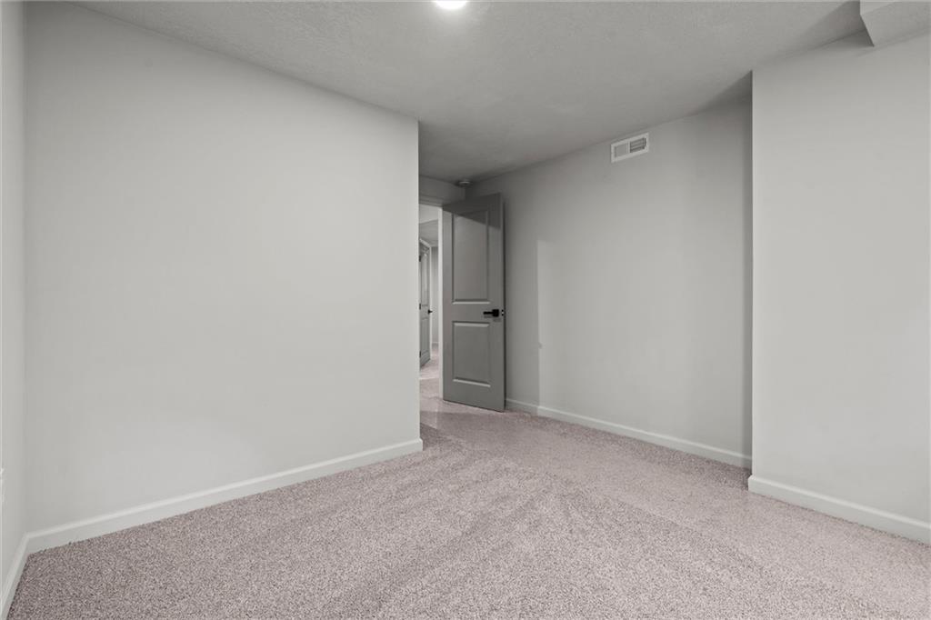 16 W Bridlespur Terrace