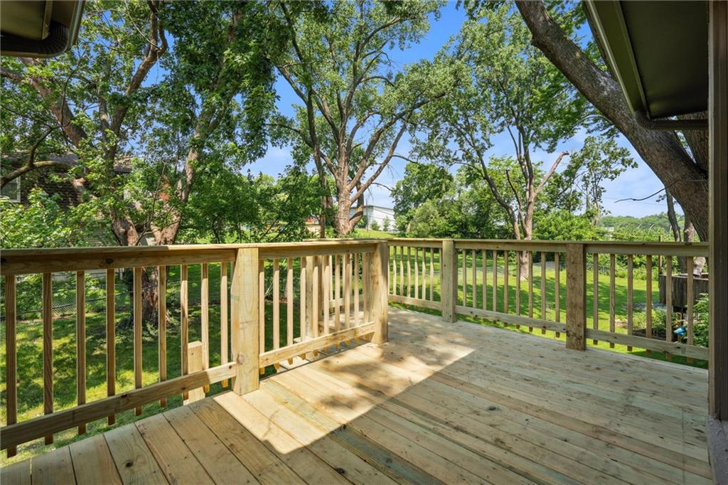 16 W Bridlespur Terrace