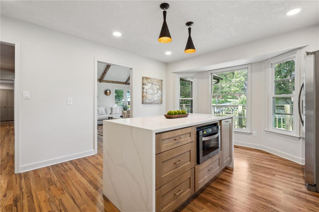 16 W Bridlespur Terrace