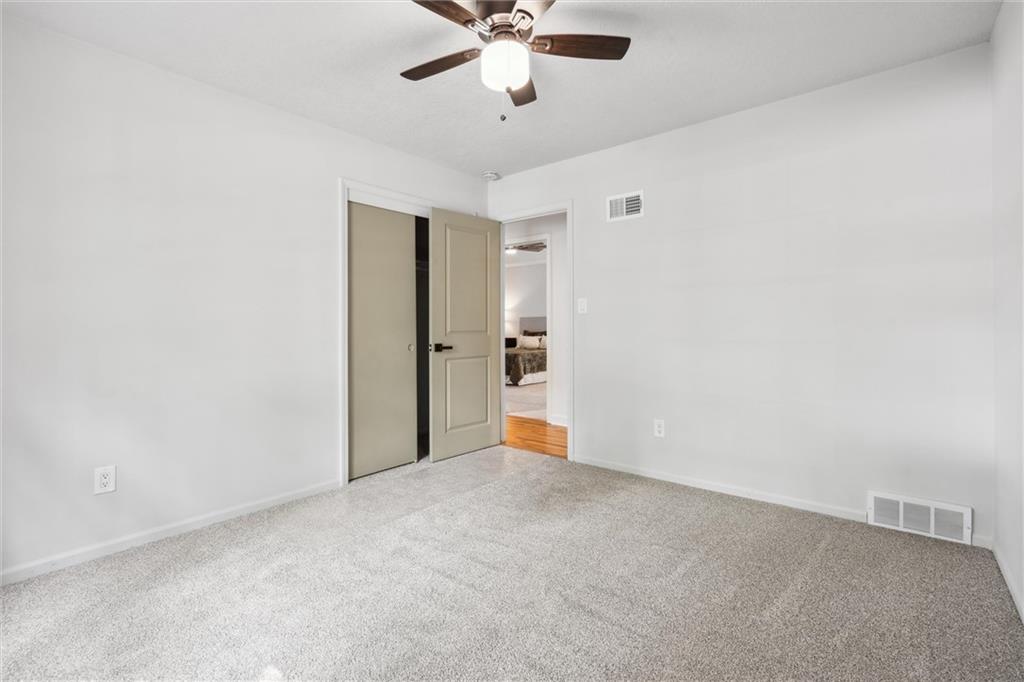 16 W Bridlespur Terrace