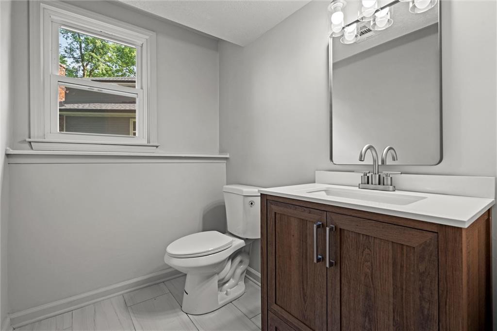 16 W Bridlespur Terrace