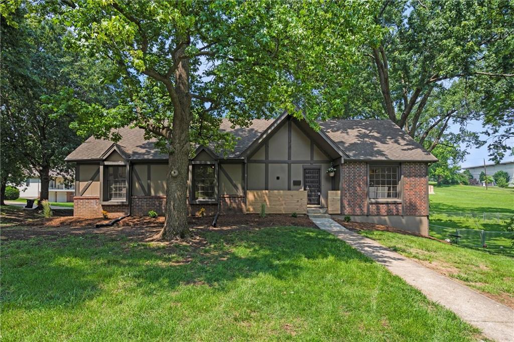 16 W Bridlespur Terrace