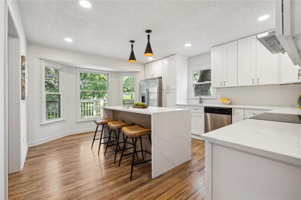 16 W Bridlespur Terrace