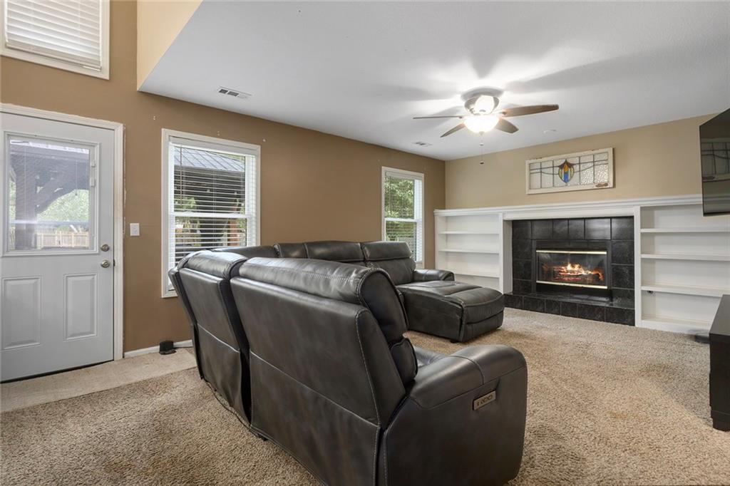 3832 SW Windsong Drive
