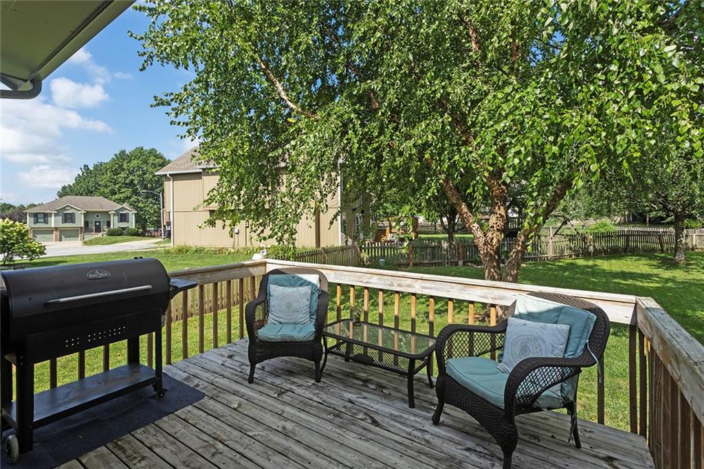 3832 SW Windsong Drive