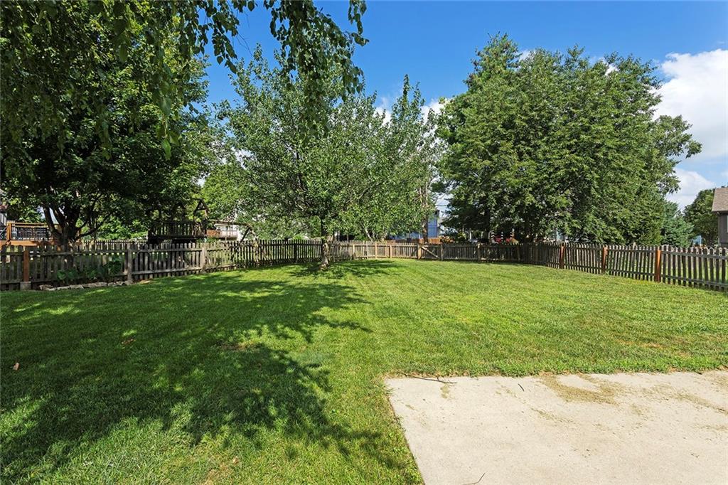 3832 SW Windsong Drive