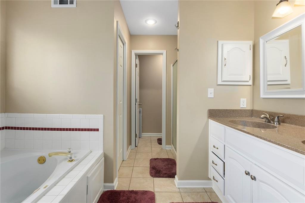 3832 SW Windsong Drive