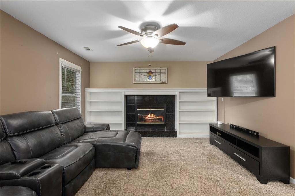 3832 SW Windsong Drive