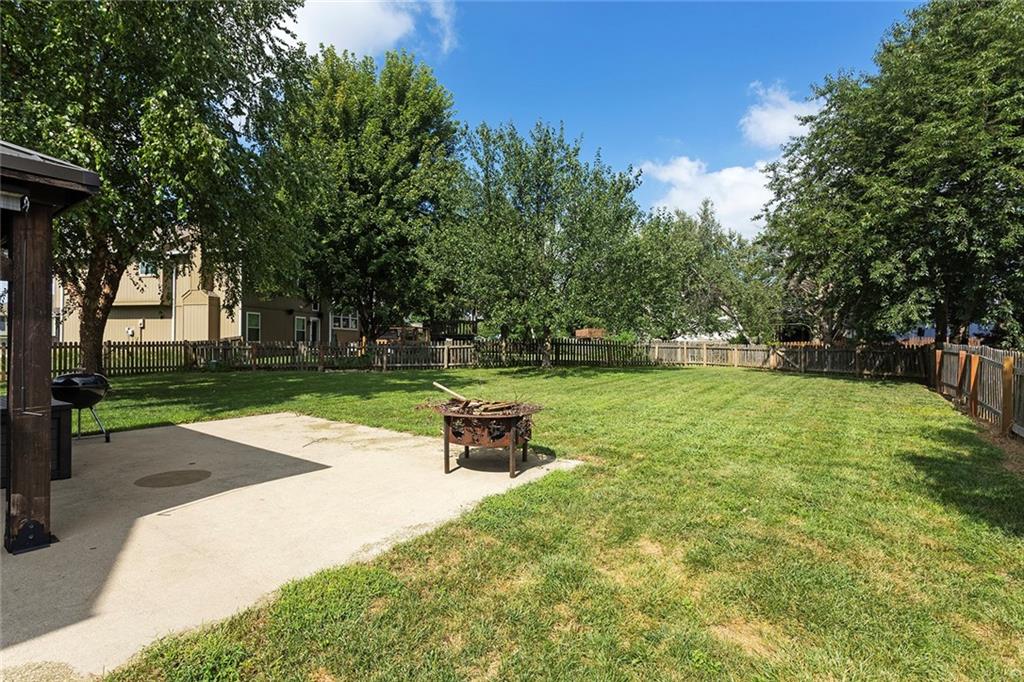 3832 SW Windsong Drive