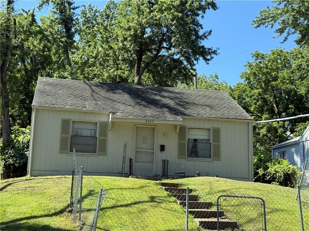 5205 Locust Avenue