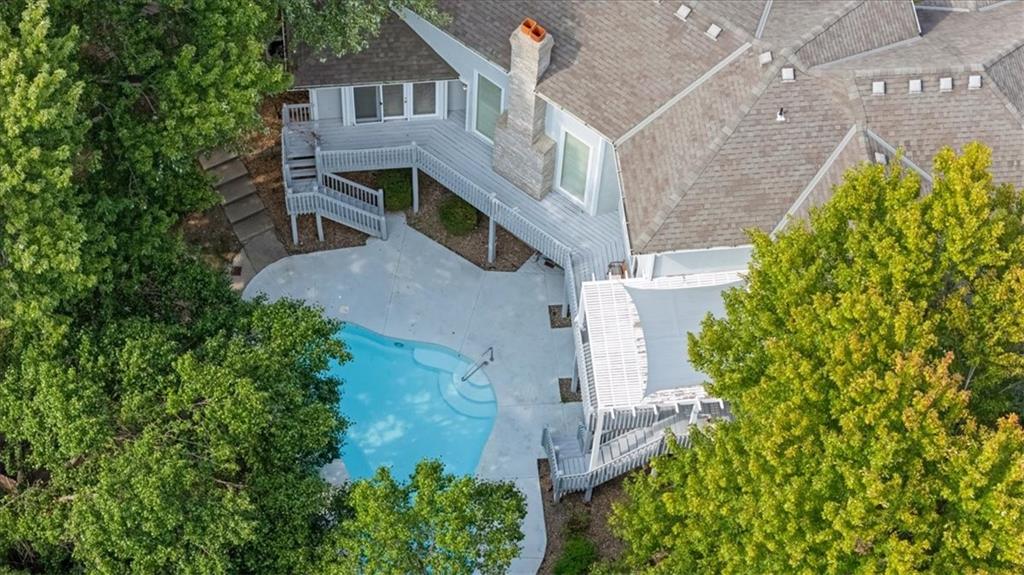 121 W WOODLANDS Drive