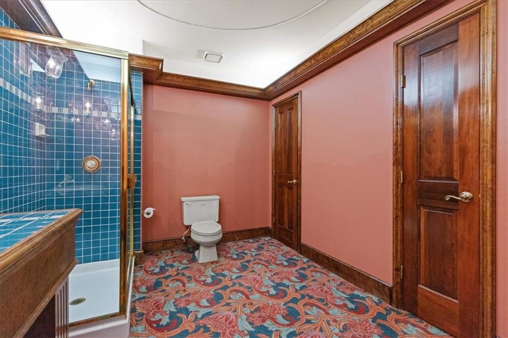 121 W WOODLANDS Drive