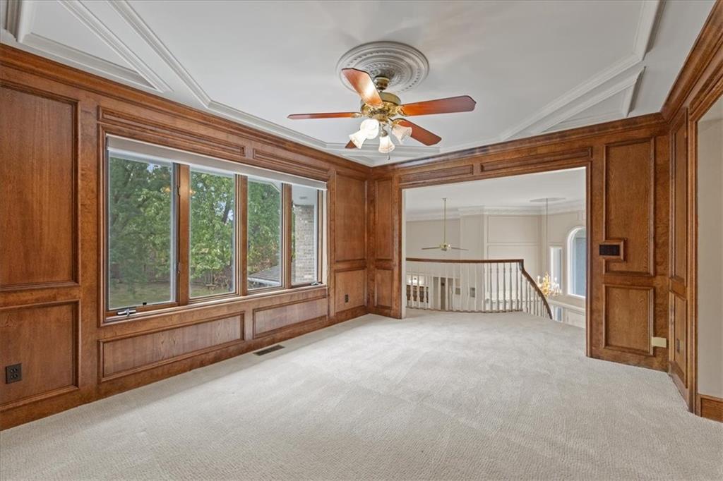 121 W WOODLANDS Drive